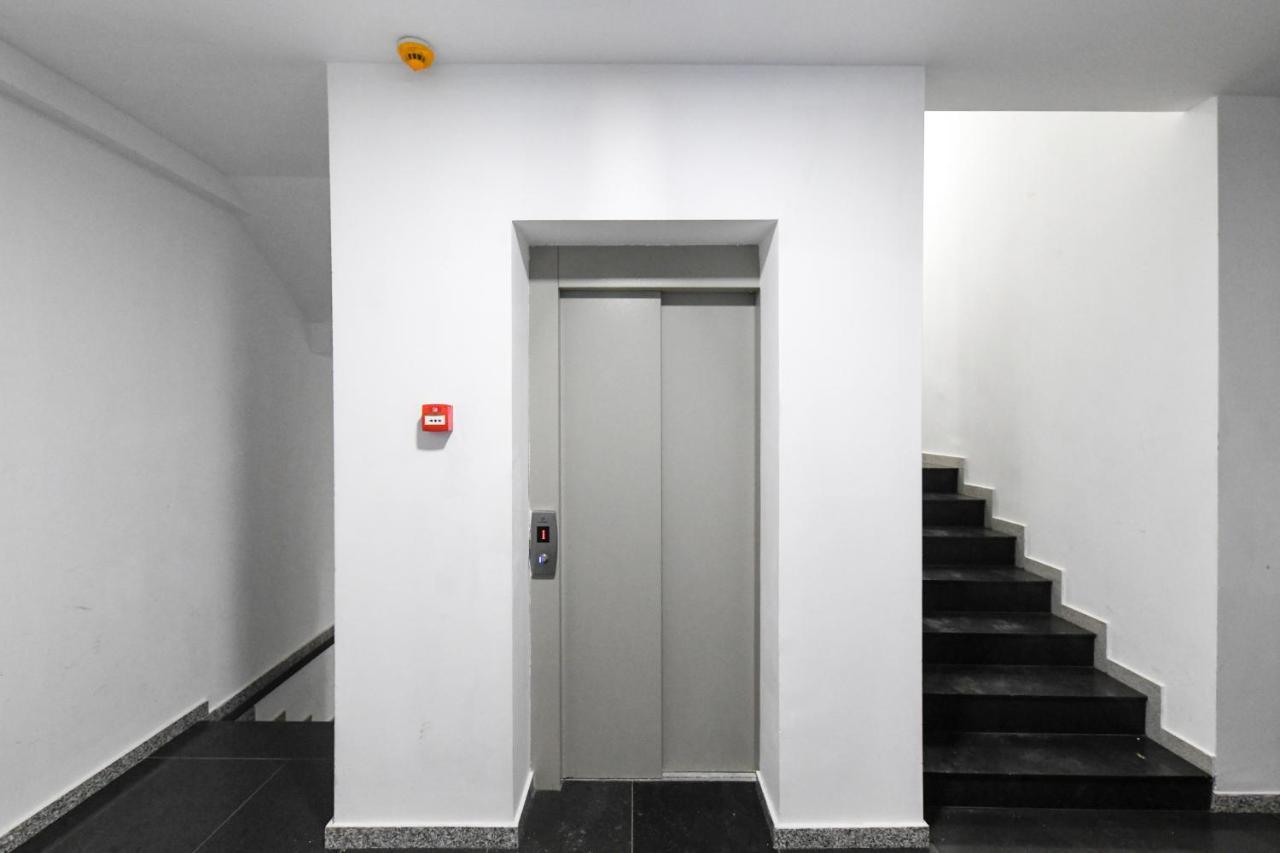 Modern Apartment In A Quiet Area คลูจ-นาโปกา ภายนอก รูปภาพ